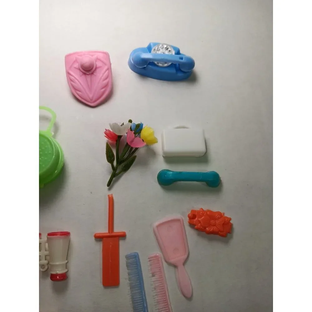 Vintage Lot Of 27 Barbie Doll Accesories Holographic Tvs Golf Clubs Phone